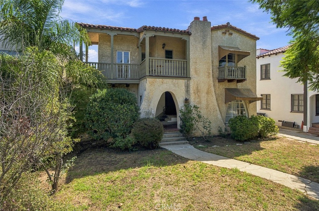 1118 S Sycamore