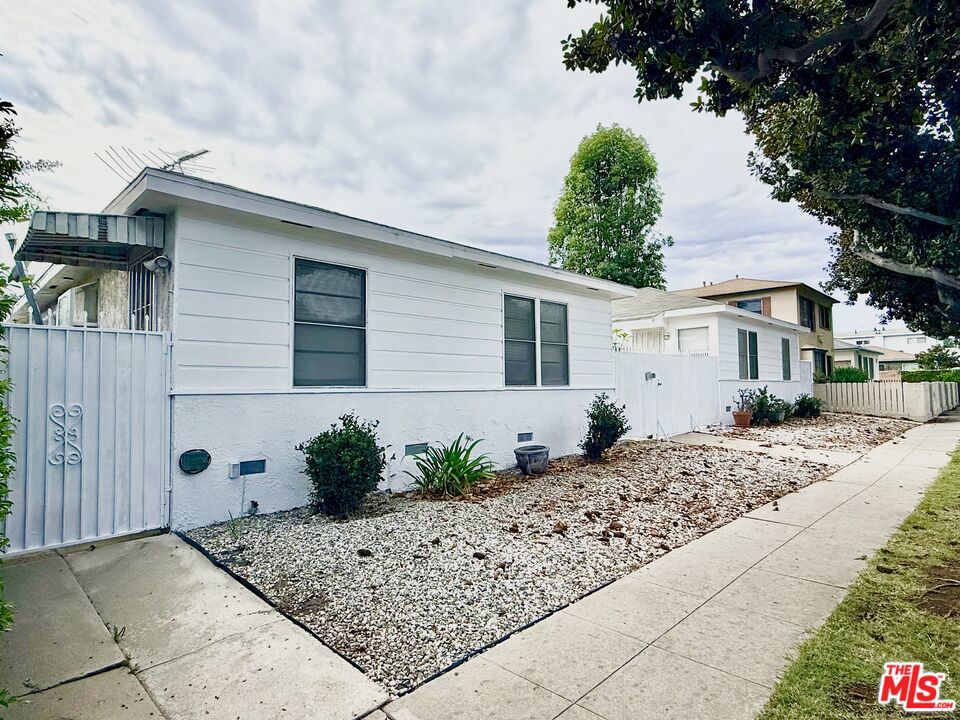 3837 Sawtelle Boulevard