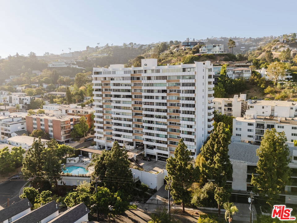 8787 Shoreham Drive 407