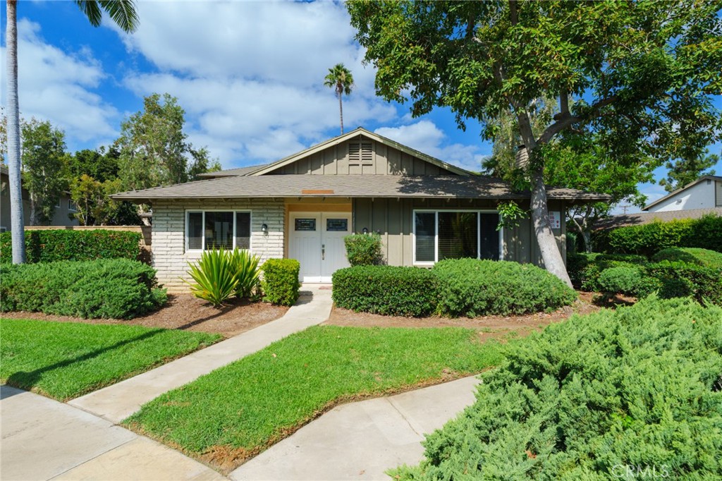 111 E Palmdale