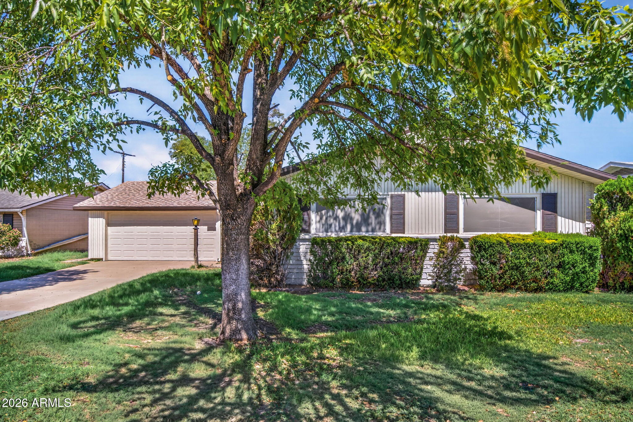 4032 W PALMAIRE Drive, Phoenix, AZ 85051