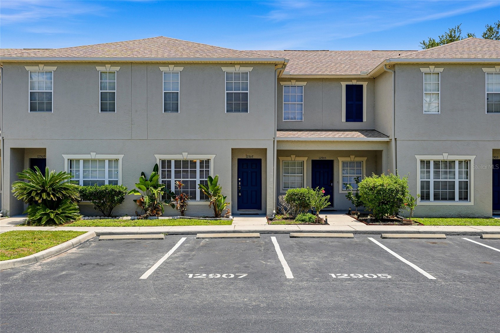 12907 KINGS CROSSING Drive, Gibsonton, FL, 33534 — assumable FHA mortgage at 4.40%