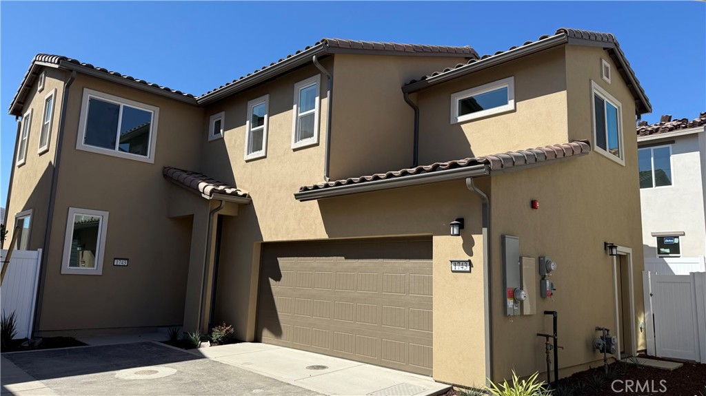 1743 River Vista Way