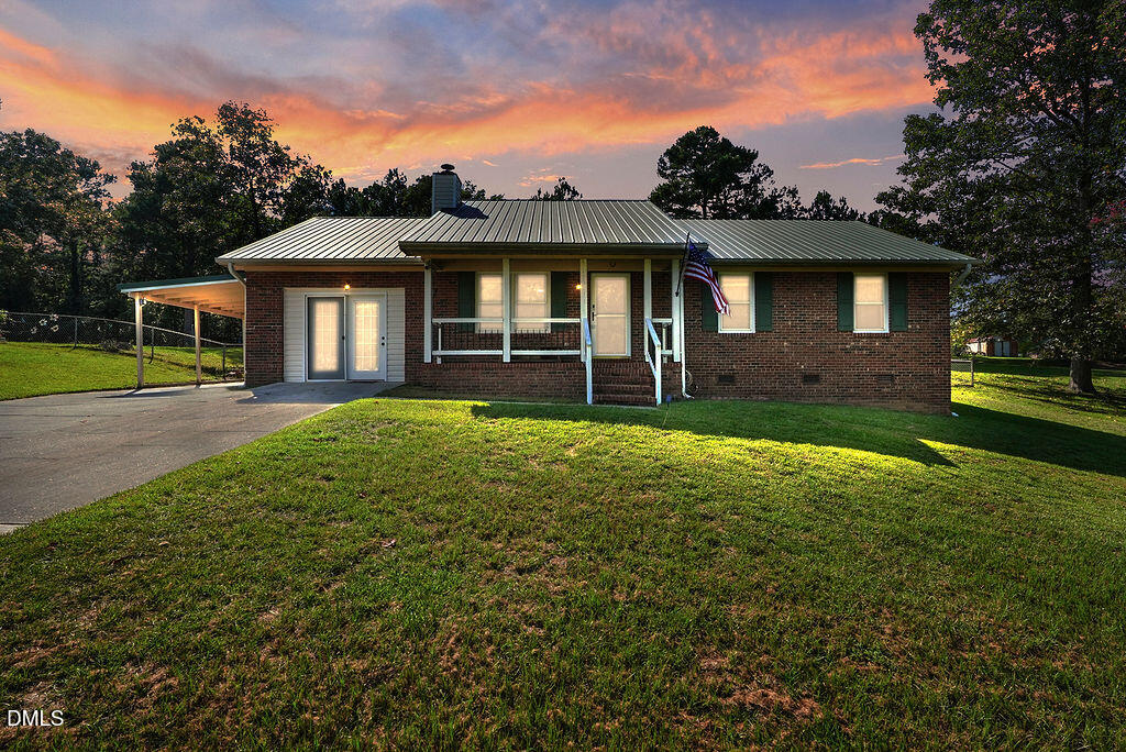 90 Oakridge Avenue, Spring Lake, NC 28390