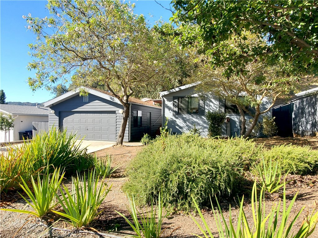 2522 Bridle Trail