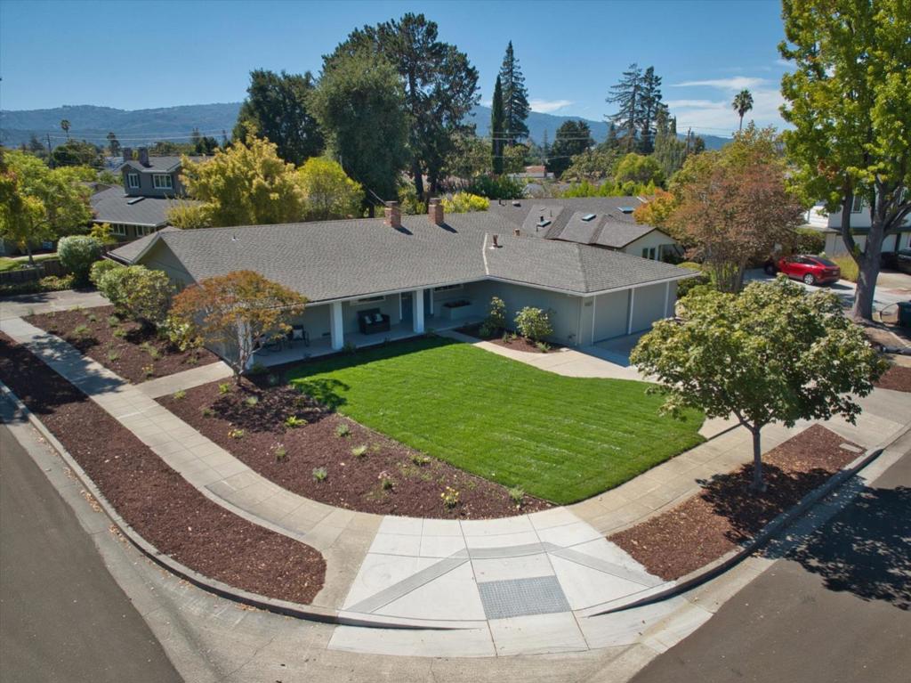 1653 Kitchener Drive