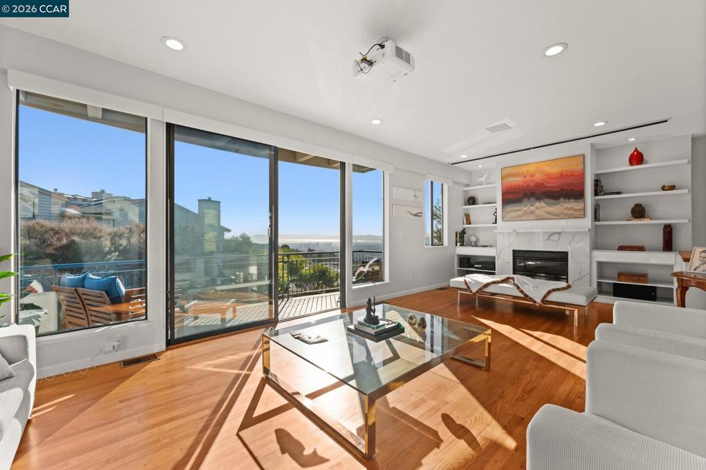 5 Schooner Hill
