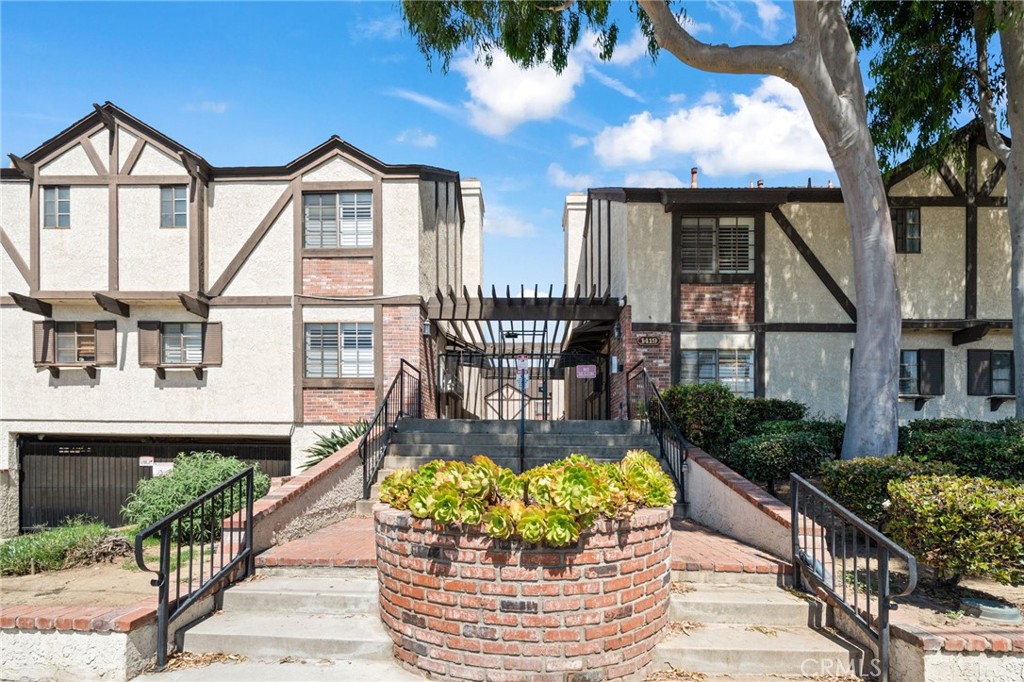 1419 W 179th 17