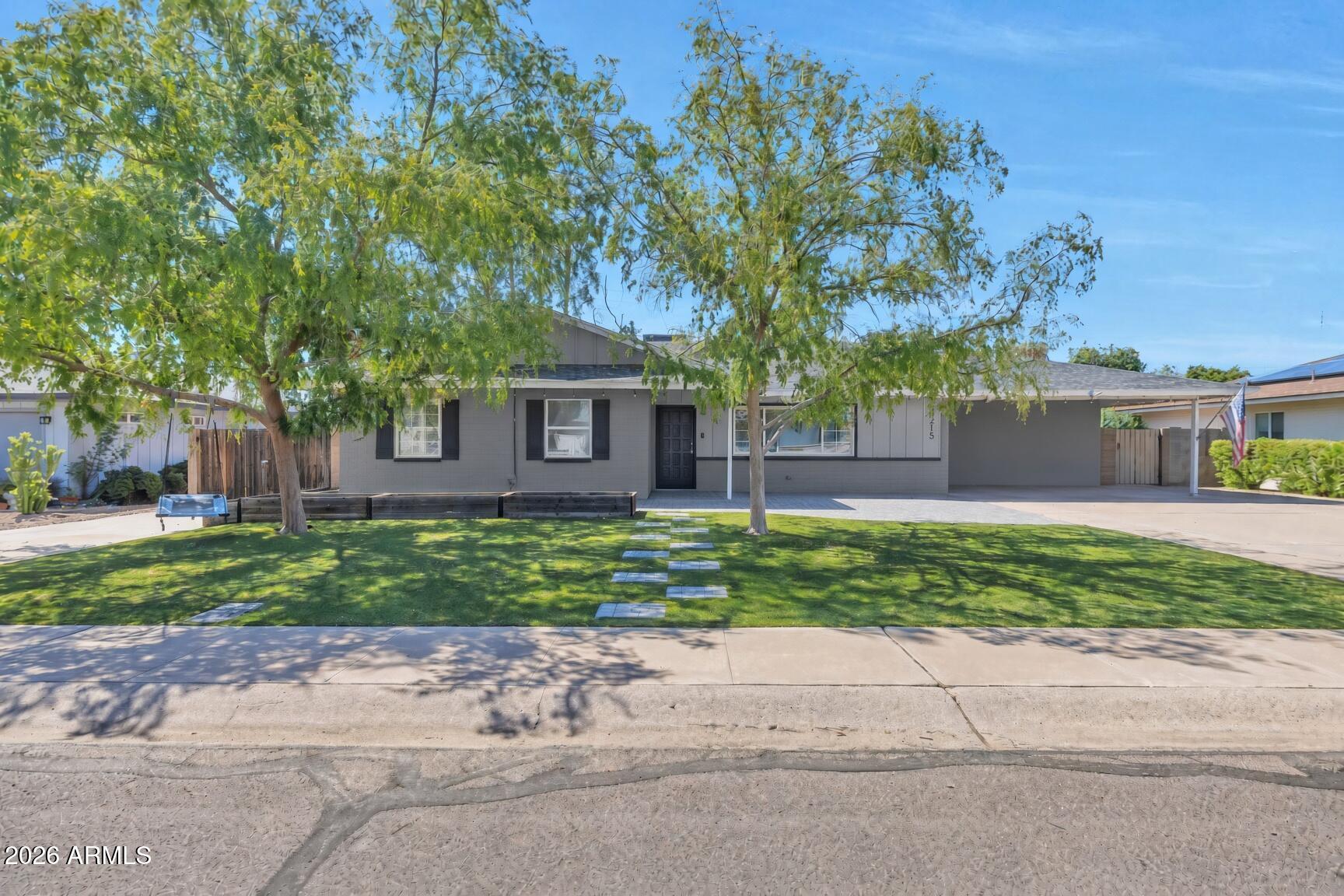 8215 E CAMBRIDGE Avenue, Scottsdale, AZ 85257
