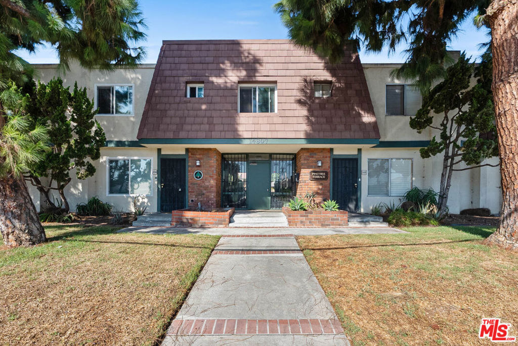 14807 Condon Avenue 213