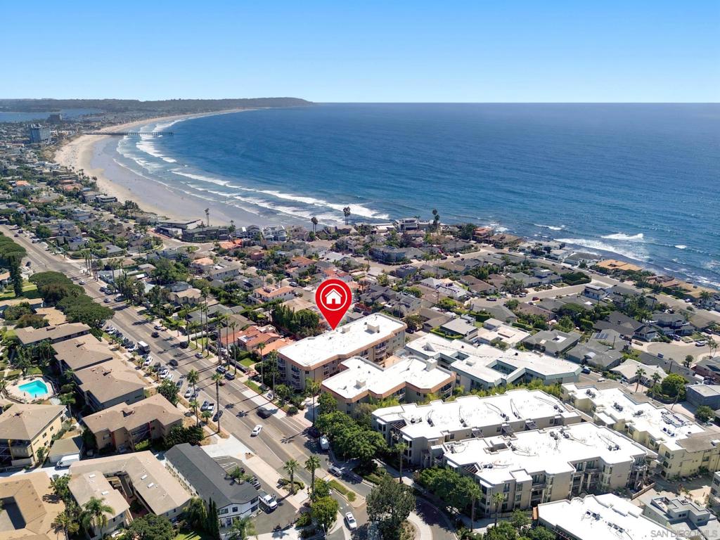 5366 La Jolla 305C