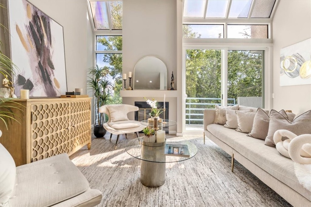 5151 Balboa 303