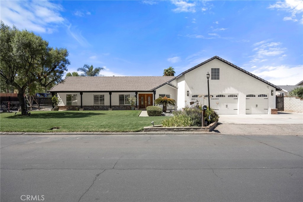 17411 Kaison Circle, Riverside, CA, 92508 — assumable FHA mortgage at 6.62%