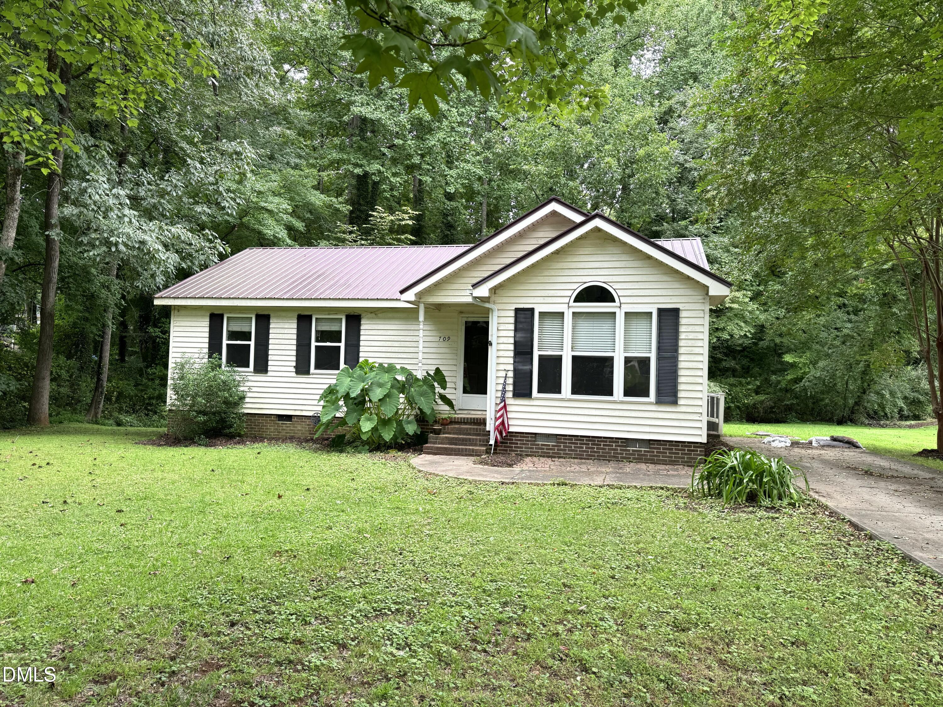 709 N Fir Avenue, Siler City, NC 27344