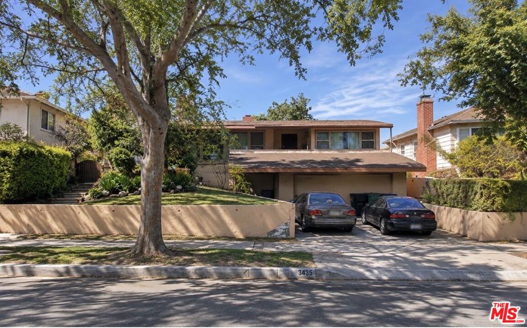 3435 W 84th Place