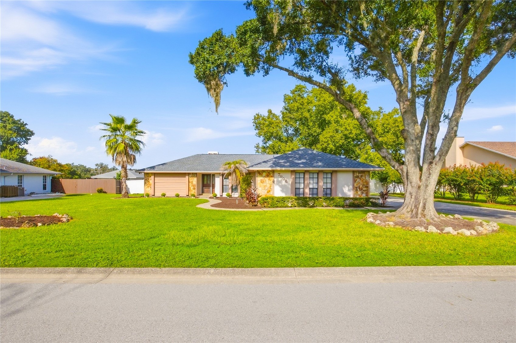 7926 RIDGE POINTE Drive, Lakeland, FL, 33810 — assumable FHA mortgage at 3.99%