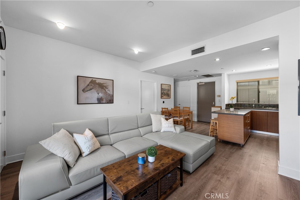 1700 Sawtelle Boulevard 317