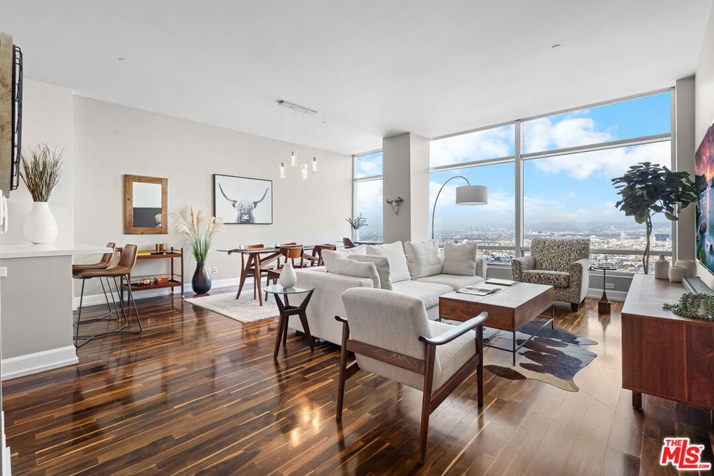 900 W Olympic Boulevard 40D