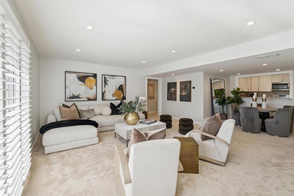 675 Sharon Park 307