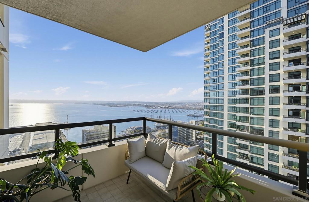 1199 Pacific Highway 2802