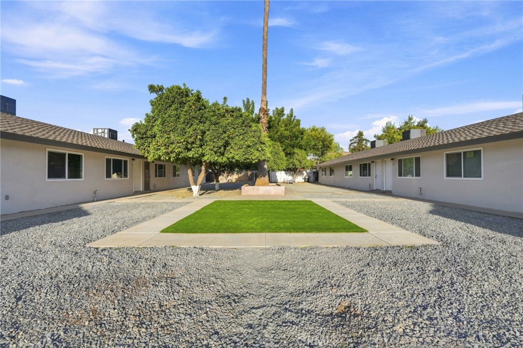 1506 N Cobb