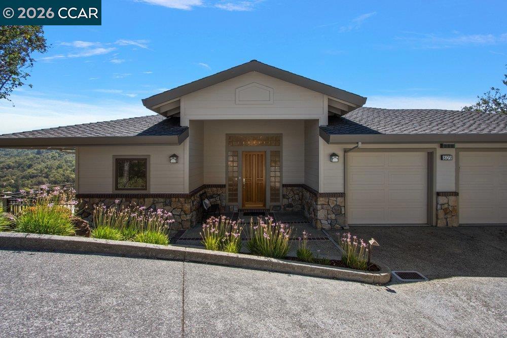 809 Mountain View Dr