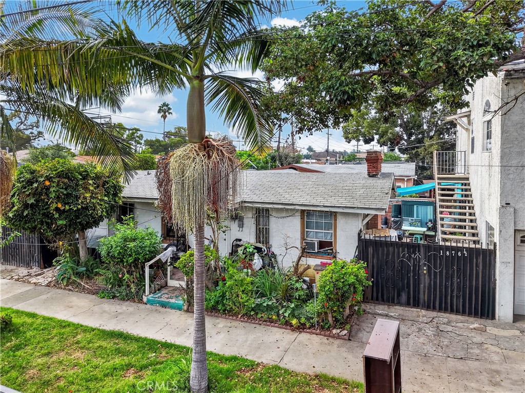 1870 W 37th Place