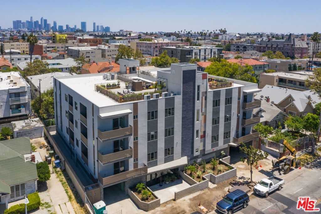 820 S Wilton Place 306