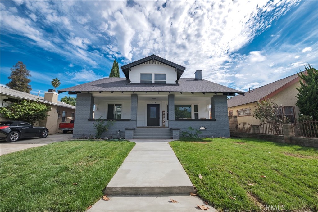 1758 W 41st