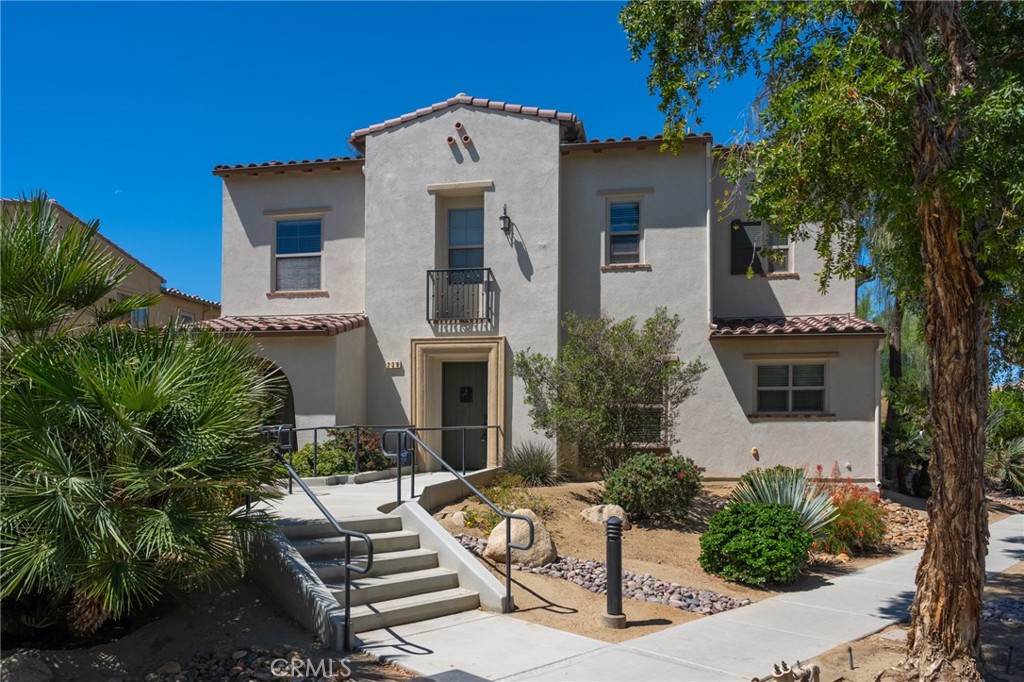 238 Paseo Gregario