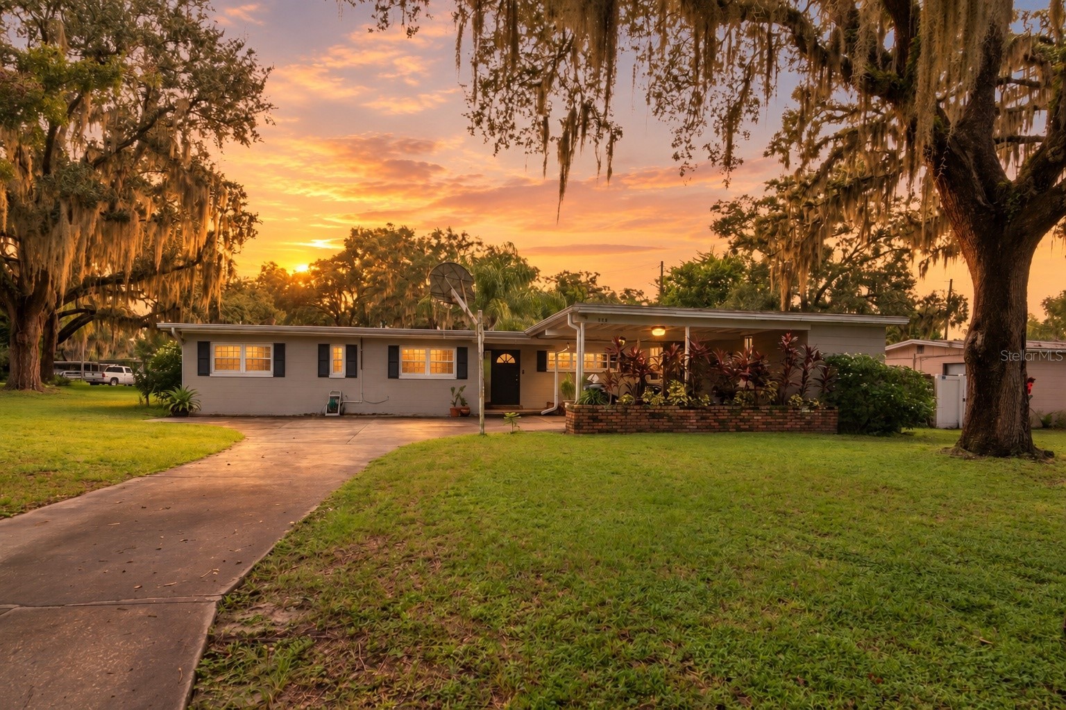 416 BROXBURN Avenue, Temple Terrace, FL, 33617 — assumable FHA mortgage at 4.09%