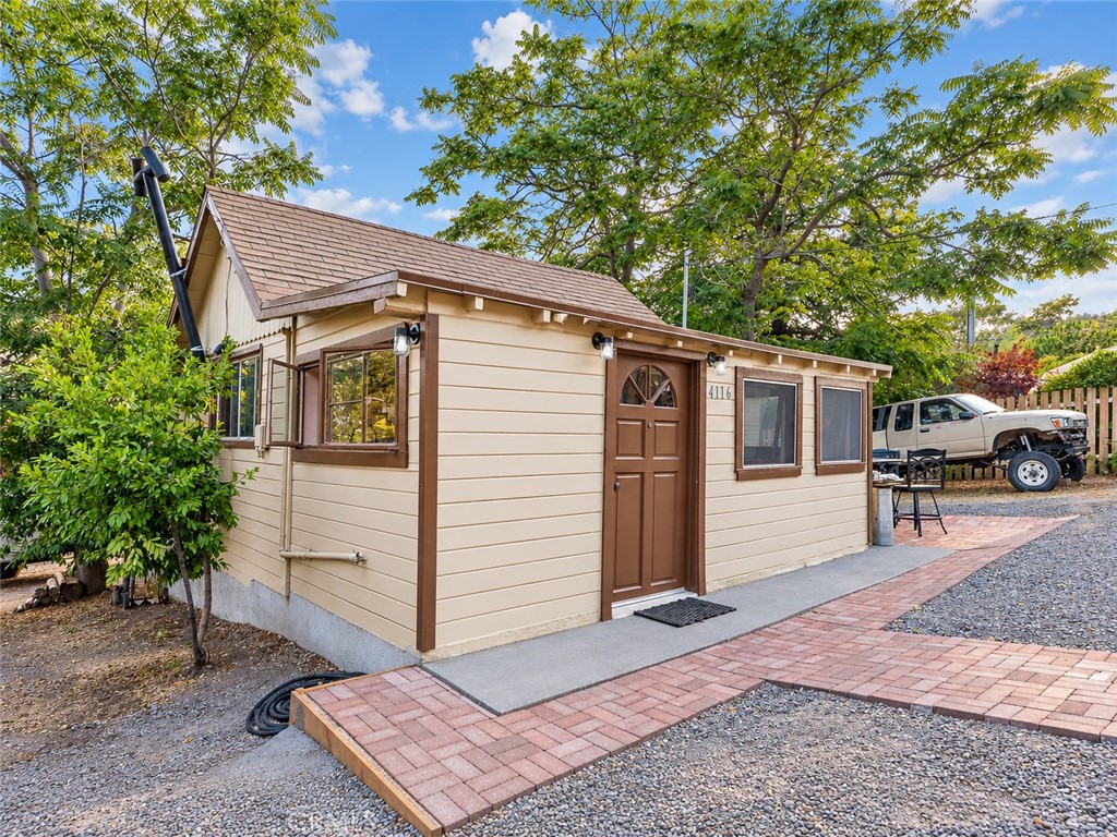 4116 4124 Spruce Trail