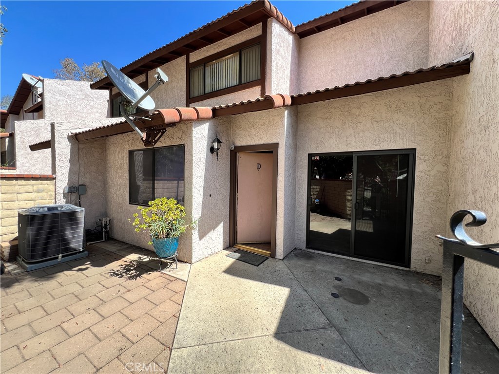 922 N Redding D