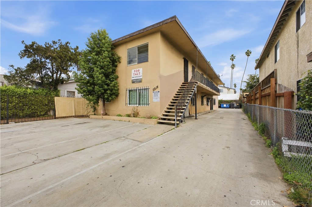 5914 S Hoover