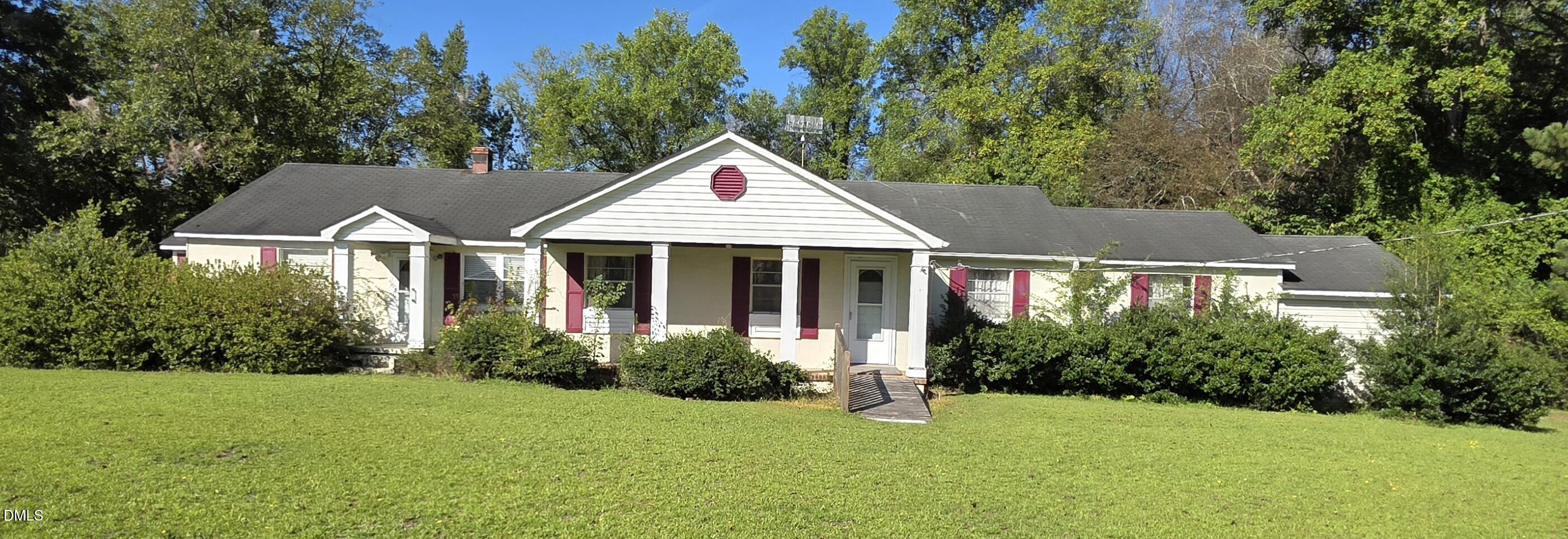 170 South River, Autryville, NC 28318
