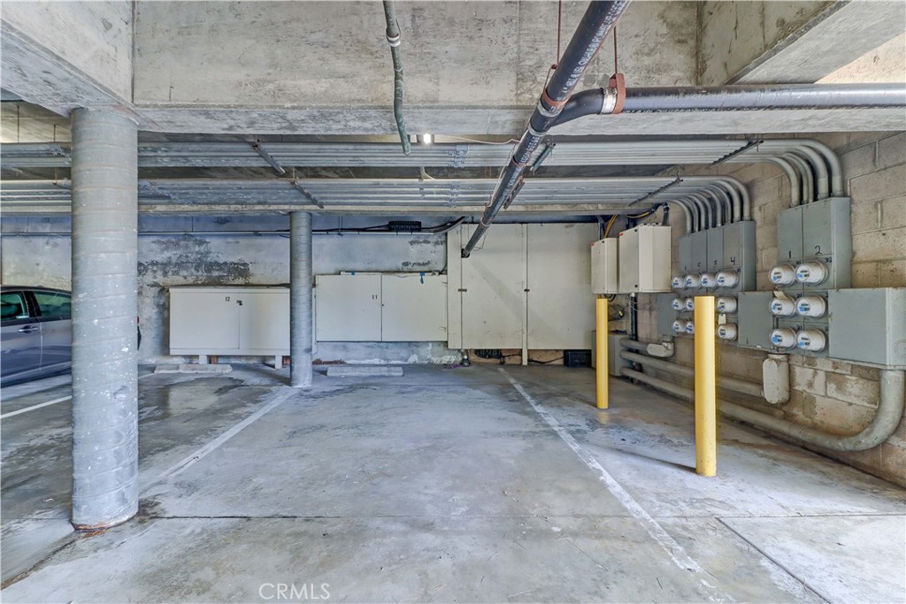 576 N Bellflower Boulevard 303