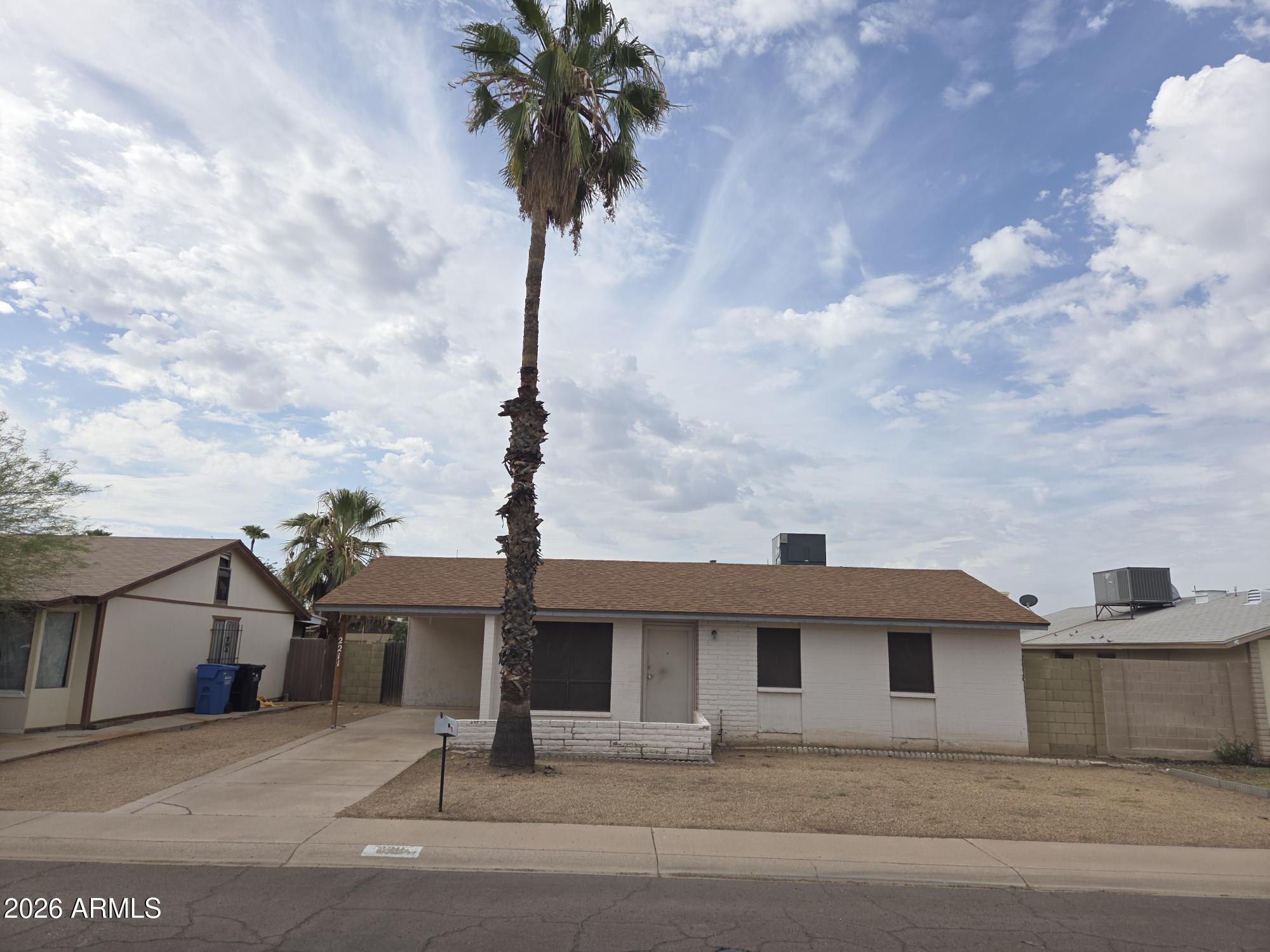 2211 W HARTFORD Avenue, Phoenix, AZ 85023