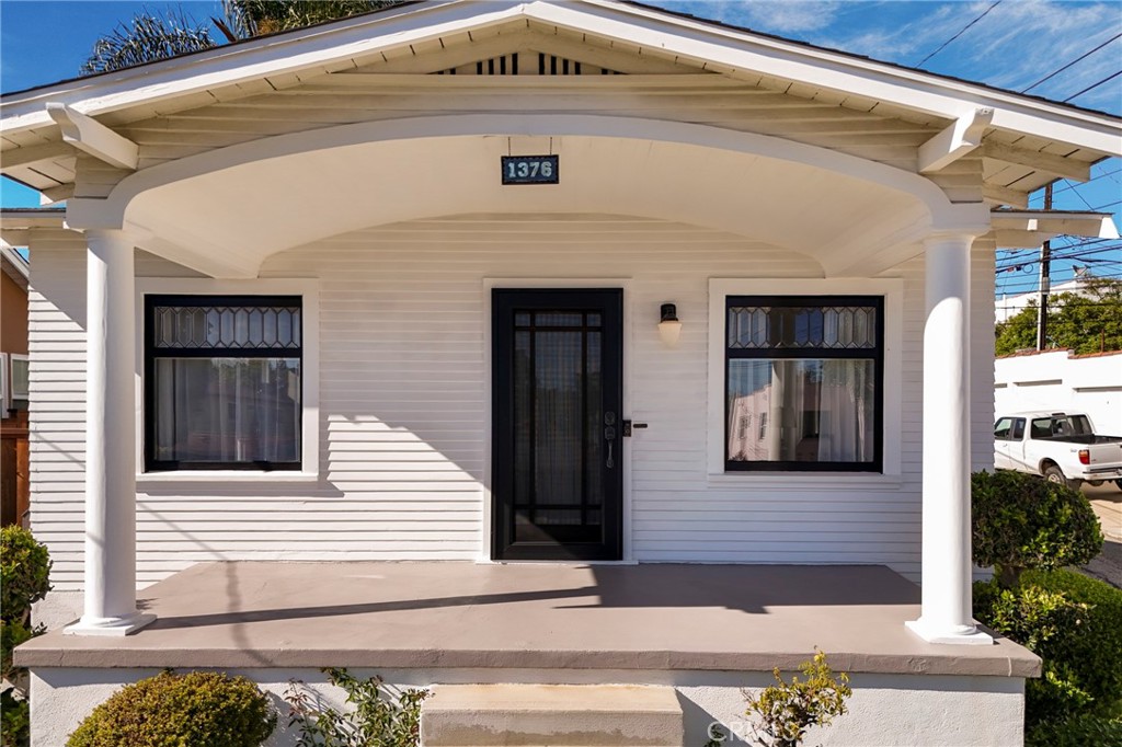 1376 W 10th