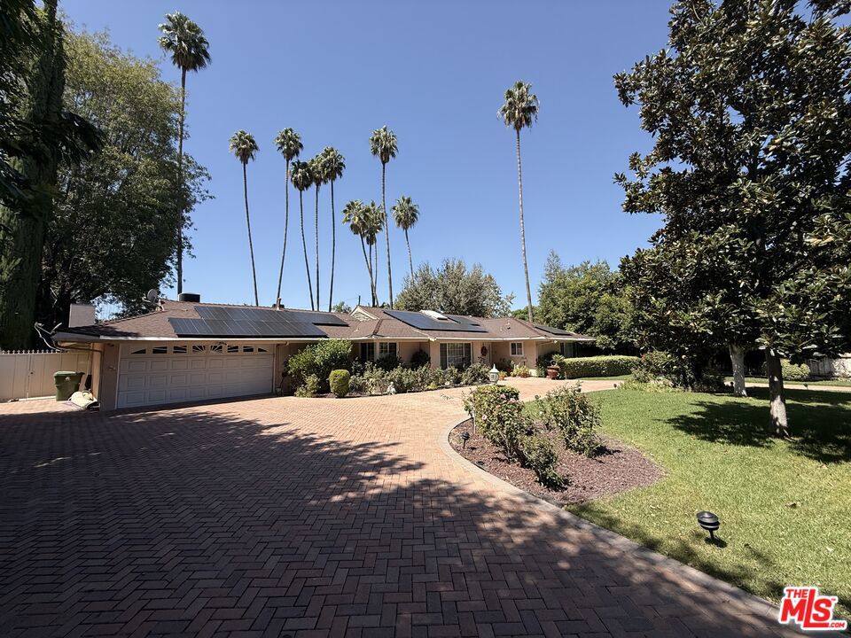5429 Corbin Avenue