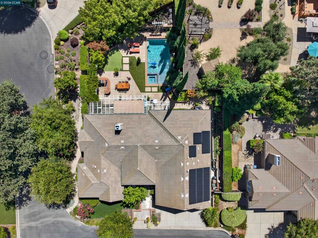 4 Pardi Ln