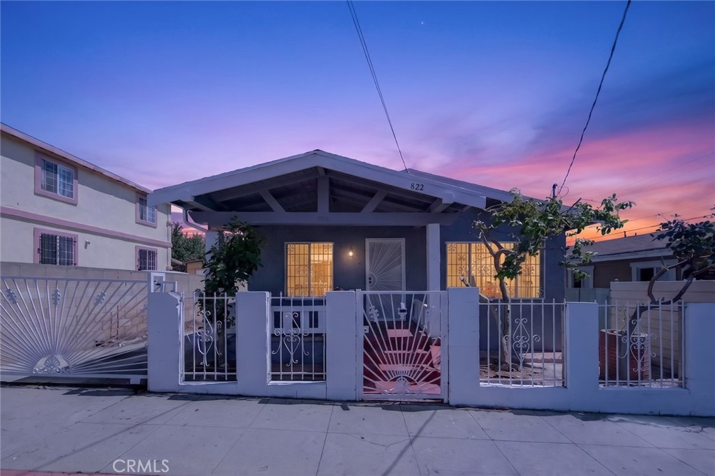 822 N Fickett