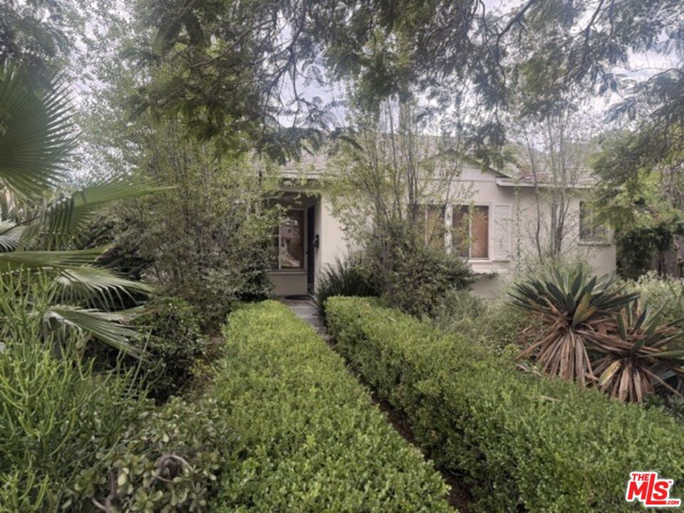 11842 Ocean Park Boulevard