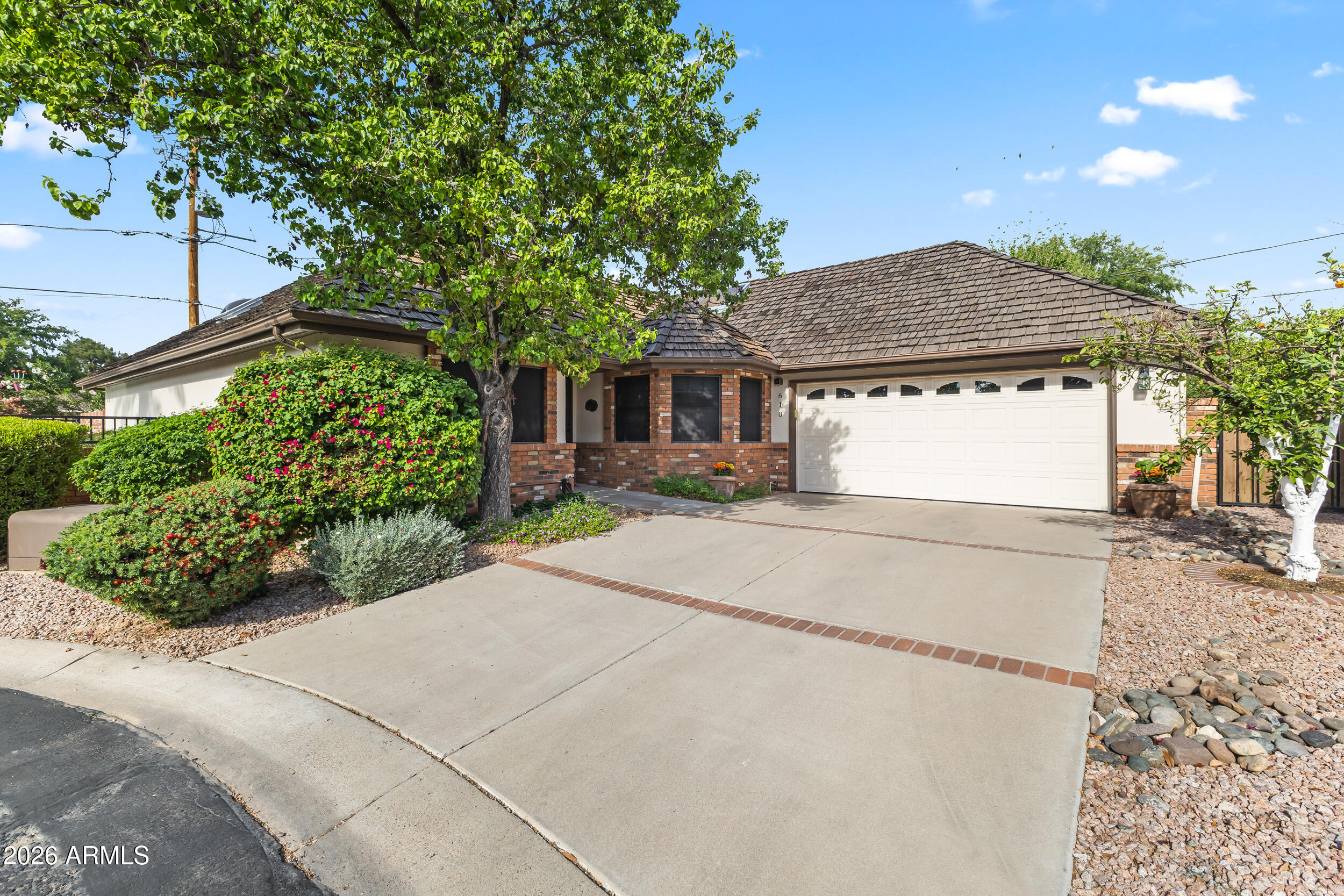610 W GLENN Drive, Phoenix, AZ 85021