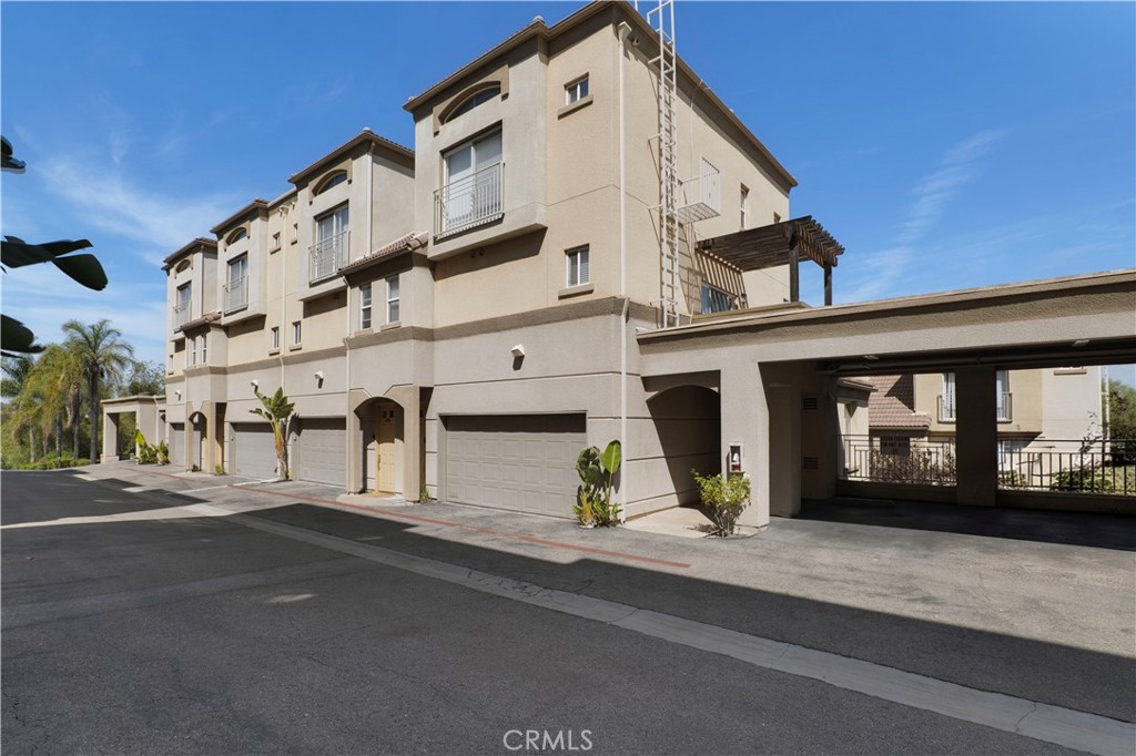 5220 Premiere Hills 222