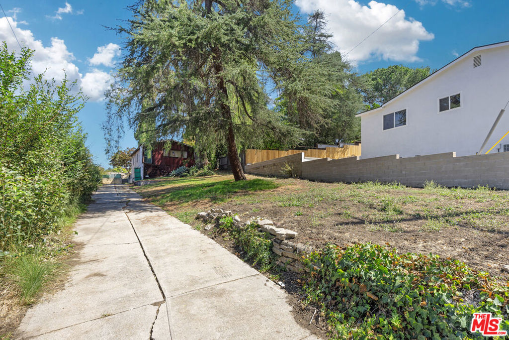 1316 N Avenue 46