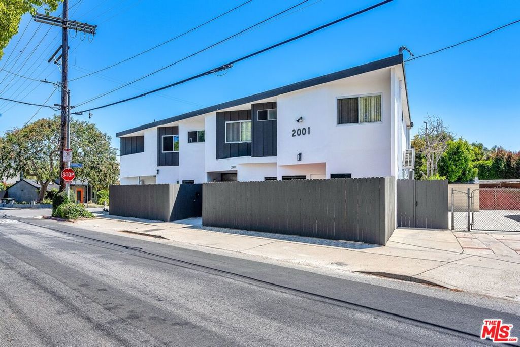 2001 Penmar Avenue
