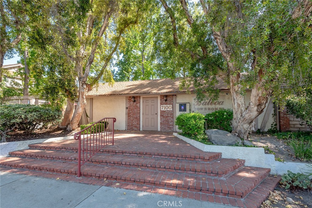 7100 Balboa Boulevard 807
