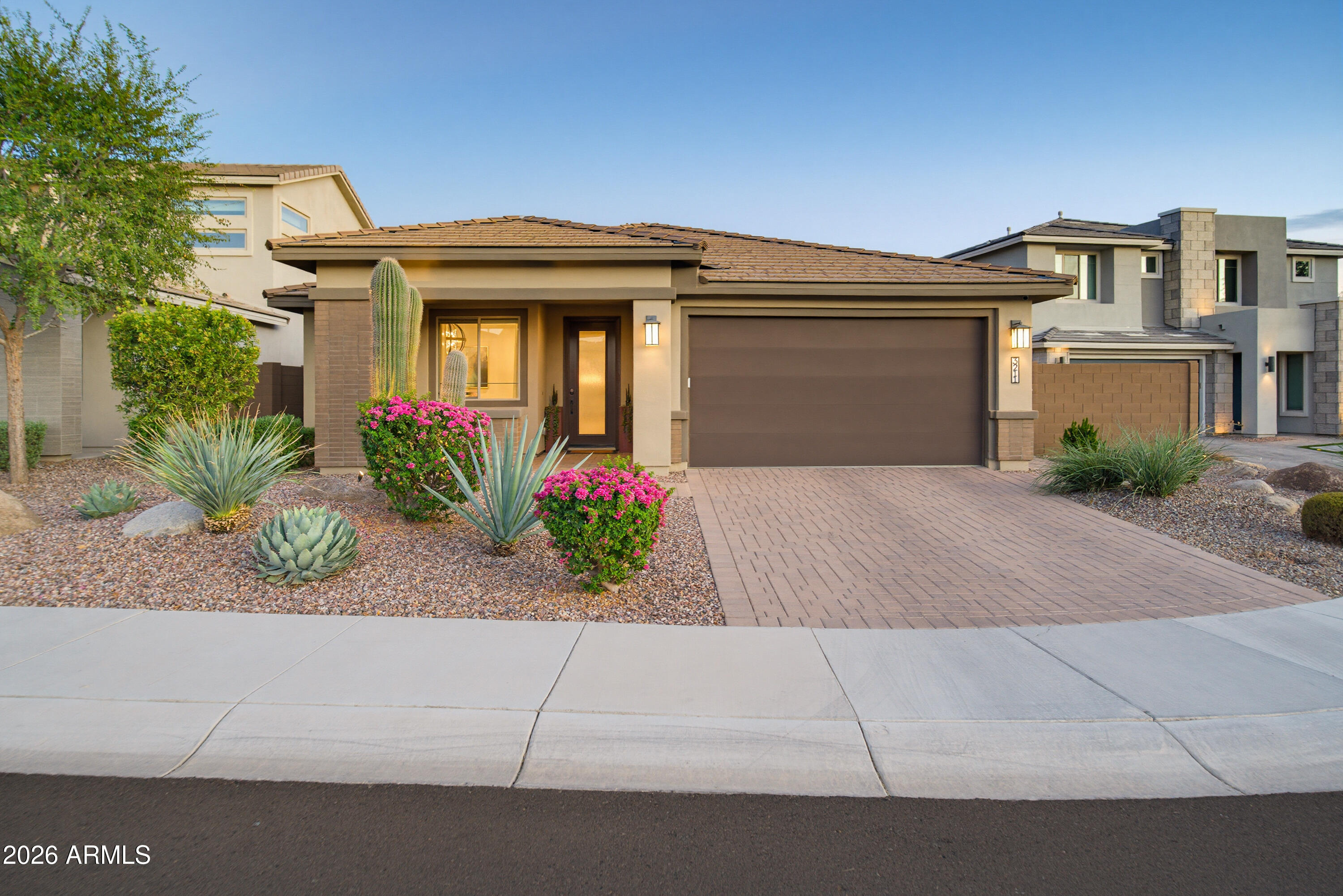 3211 E BRYCE Lane, Phoenix, AZ 85050