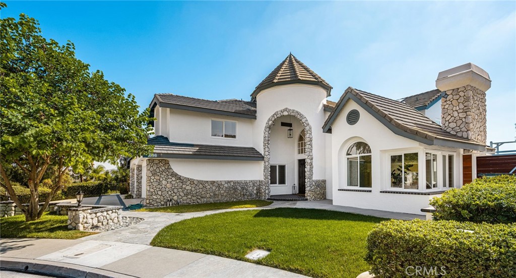 1086 Castlerock