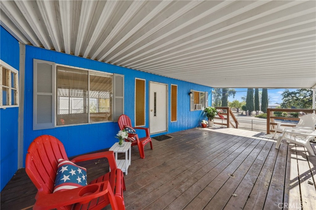 4305 Lakeshore